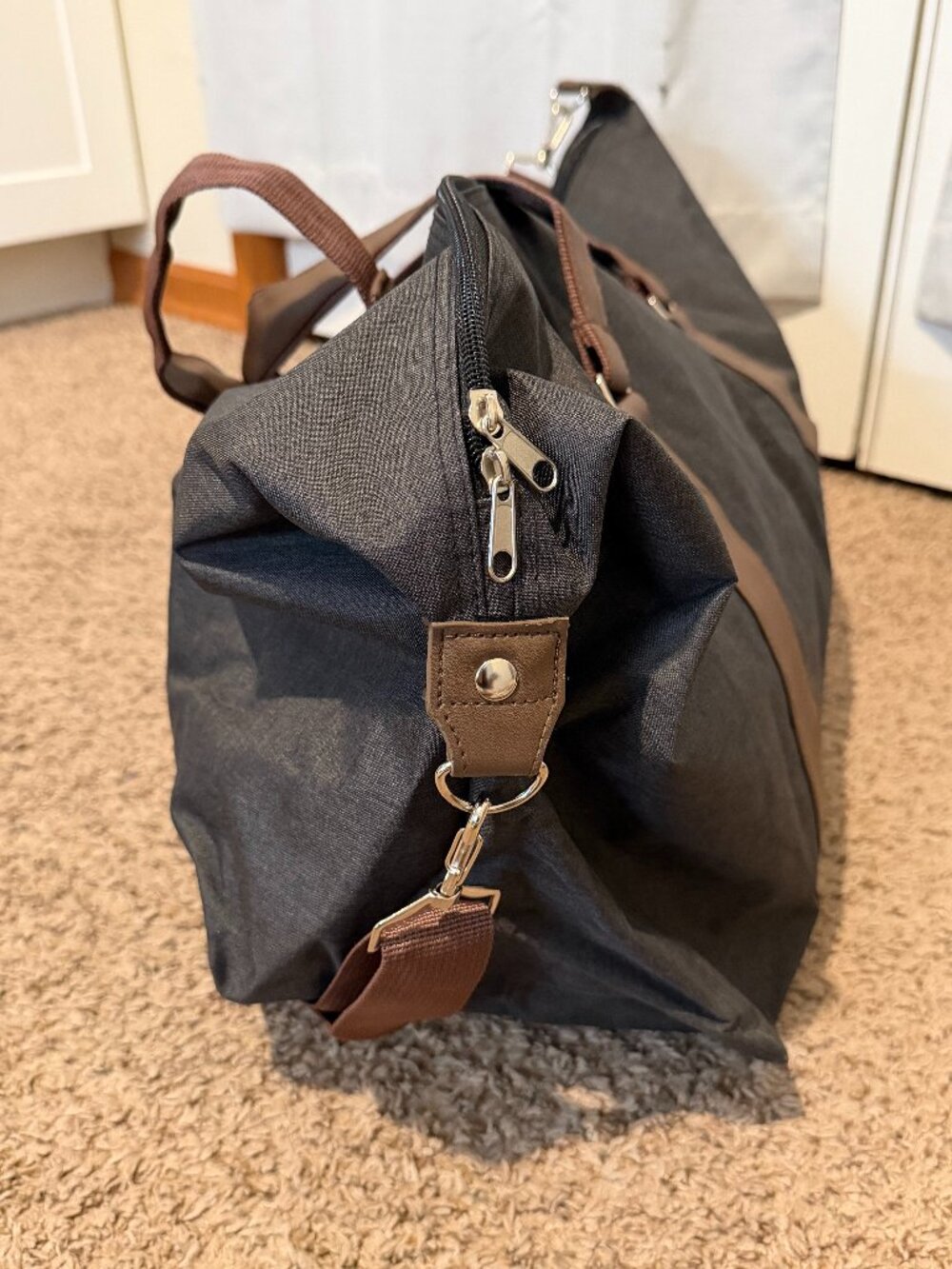 Bella Russo Travel Duffle Bag - Gray/Brown - EUC - Picture 4 of 8
